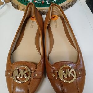 SOLD--- Michael Kors Brown Leather Flats New No Tags